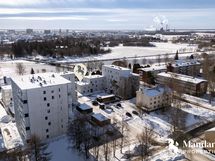 Ilmakuvaa Oulujoelle sekä keskustalle päin. Keskusta näkyy ja Ainolan puistokin hienosti.