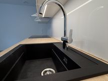 Keittiössä iso allas