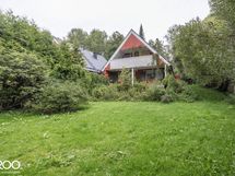 Takapihan julkisivua