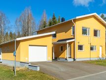 Talo kuin aurinko! Tervetuloa lapsiperheiden suosimaan Hirvikallioon