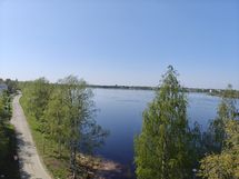 Näköalaa Tornionjoelle etelän suuntaan