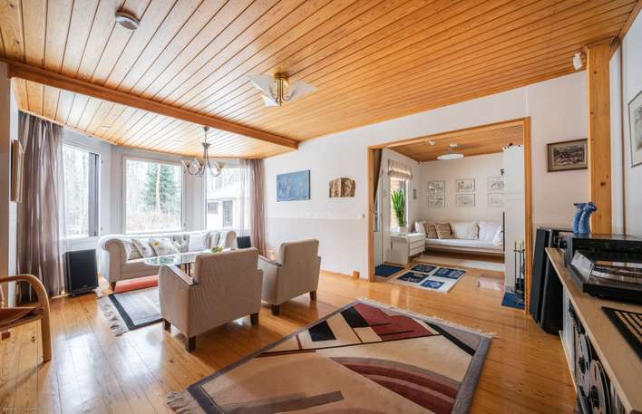 Omakotitalo, 4-5 mh, k, oh, th, 2 kph, s, wc, vh, at, 151/177 m², Päiväkumpu, Vantaa