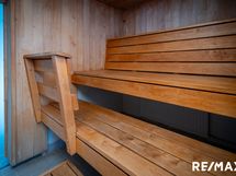 Taloyhtiön sauna.