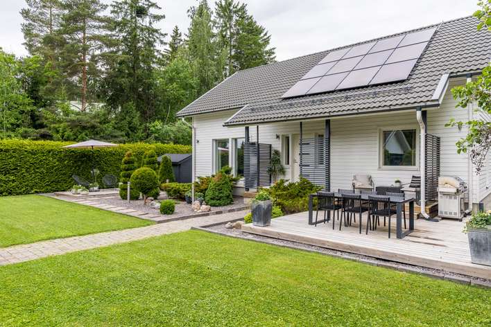 Omakotitalo, 4mh+oh+k+2kph+s+wc+khh+2paikk.katos+2varastoa, 147/165 m², Kuninkoja, Raisio