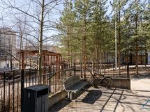 näkymä parvekkeelta sisäpihalla