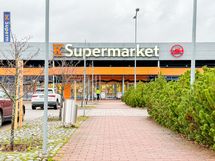 K-Supermarket Hämeenkylä n. 2 km päässä asunnolta.