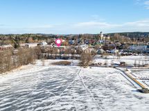 Järvi aivan vieressä