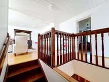 Portaat oleskelutilaan
