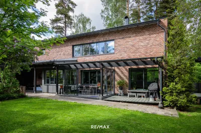 Omakotitalo, 5h, avok, kph x 2, khh, walk-in closet, lasiterassi, piha Talousrakennus; jossa kph/wc, s, huone, äänieristetty harrastetila, varasto, tekninen tila, 172/198 m², Vartioharju - View 4