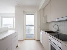 Keittiö. Kuva asunnosta A58, jossa vastaava pohjaratkaisu, materiaalit voivat poiketa.