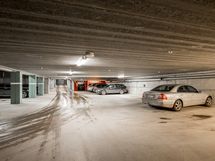 Parkkihalli - autopaikkoja myynnisä