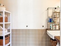 Alakerran erillis-wc