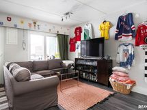 Kirjasto/työhuone/arkiolohuone -moneen tarkoitukseen soveltuva huone