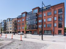 Tullikadun puolen julkisivut