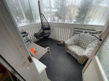 Parveke takapihalle, ei naapureita lähellä!