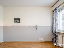 Olohuone keittokomeron puolelta.