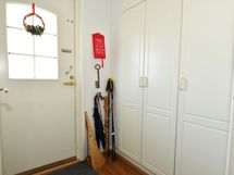 Tuulikaapissa kaappitilaa