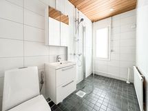 Moderniin kylpyhuoneeseen mahtuu halutessa pesutorni.