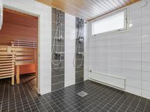 Alakerran kylpyhuone