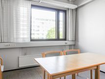 Toinen työhuone