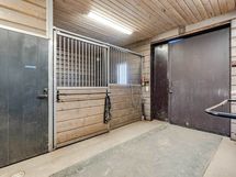 Hevostalli sisältä