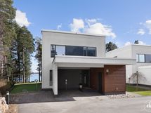 Sisääntulo kesällä