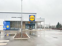 Lähikauppojen lisäksi alle 1km päässä Lidl isompia ostoksia varten.