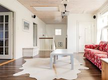 Yläkerran aulatilaan saapuminen