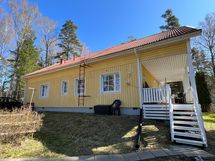 Takajulkisivu kevät