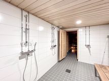 Taloyhtiön saunaosasto.