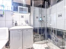 Asuinrakennuksen wc ja suihku