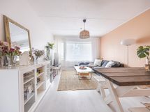 Tervetuloa tutustumaan tähän hyväkuntoiseen läpitalonhuoneistoon!