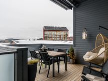 Olohuoneesta käynti suurelle terassille