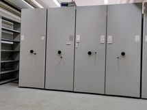 Arkistohyllyt mahdollistavat erittäin kustannustehokkaan varastoinnin lattiapinta-alaan nähden!