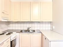 Mukavasti säilytystilaa.