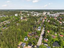 3 asunnon taloyhtiöllä on oma, iso tontti Keravan keskustan kupeessa.