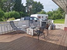 Iso terassi etupihalla etelään