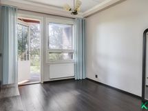 Alakerran makuuhuone