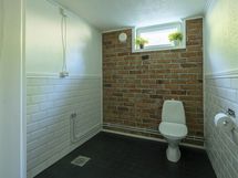 kellarikerroksen wc