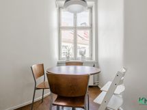 Keittiön ruokailutila.