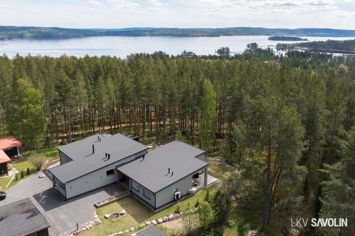 Paritalo, 4 huonetta, keittiö, kph, sauna, 2x erill. wc, khh, vaatehuone, varasto, 141 m², Kinkomaa, Muurame