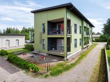 Asunto sijaitsee yhtiön rauhallisessa nurkassa toisessa kerroksessa