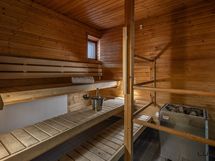 Sauna, taloyhtiön yhteisissä tiloissa.