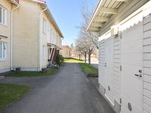 Huoneistolle kuuluu n. 4 m2 ulkovarasto.
