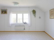 Yläkerran makuuhuone 1