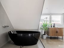 Makuuhuone 2 yhteydessä oleva kylpyhuone