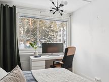 Sekä paikka työpisteelle