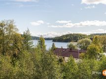 Parvekenäkymä Päijänteelle