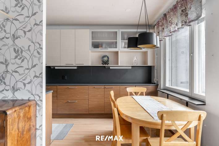 Kerrostalo, 4h + k + kph/wc + s + erillis wc, 88,5 m², Harittu, Turku