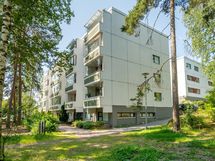 Rakennus ulkoa sivukuva